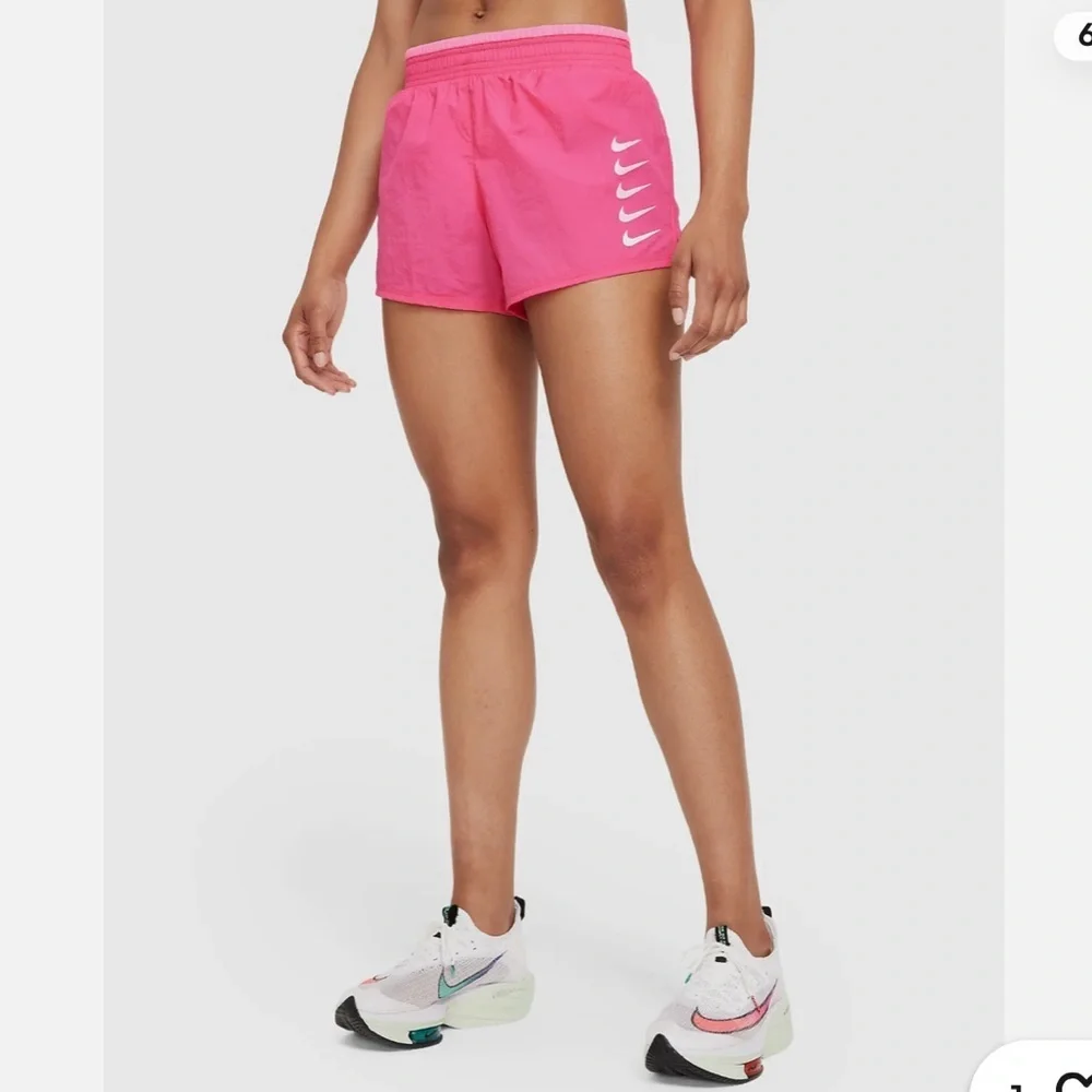 Nike Women’s Swoosh Run Shorts Athletic Short in Pink Glow Size XL
